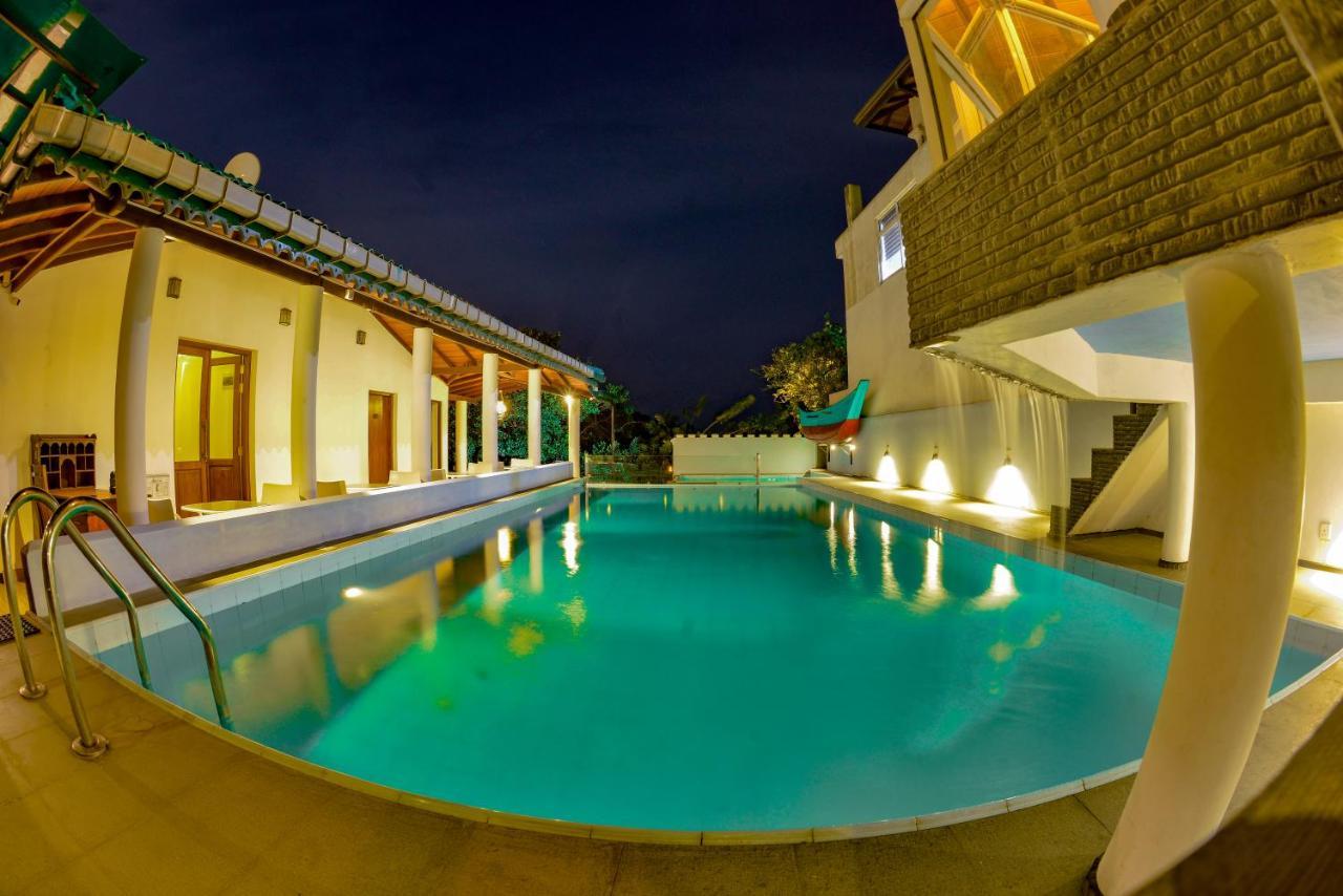 The Castle By Don Louis Hotel Kandy Exterior photo