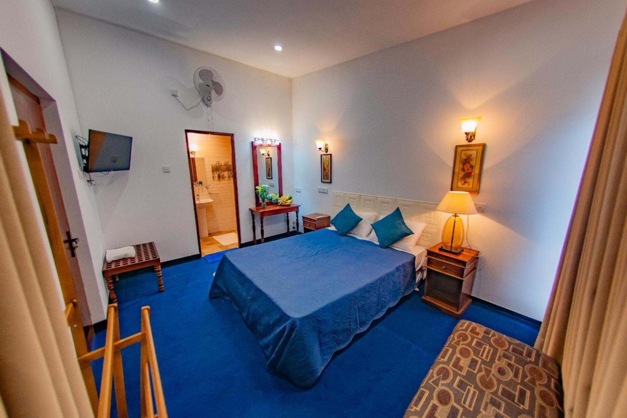 The Castle By Don Louis Hotel Kandy Exterior photo